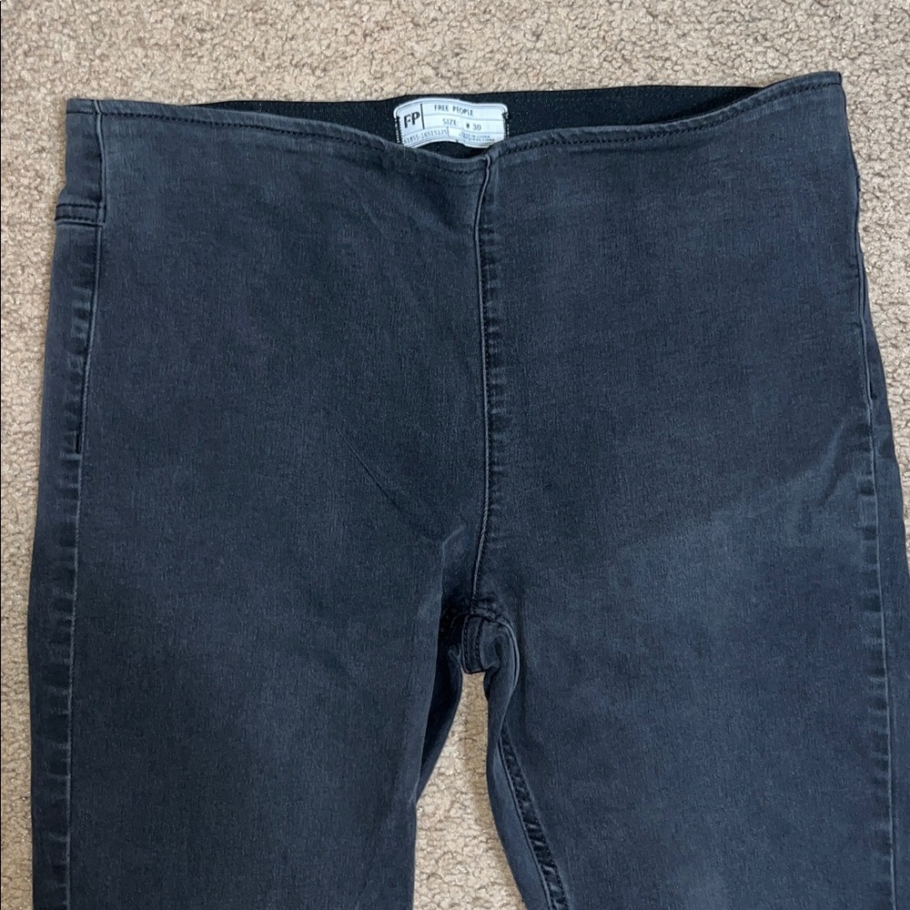 Free People Penny Pull On Kick Flare Bell Bottom Jean Washed Black 30 - Picture 3 of 7